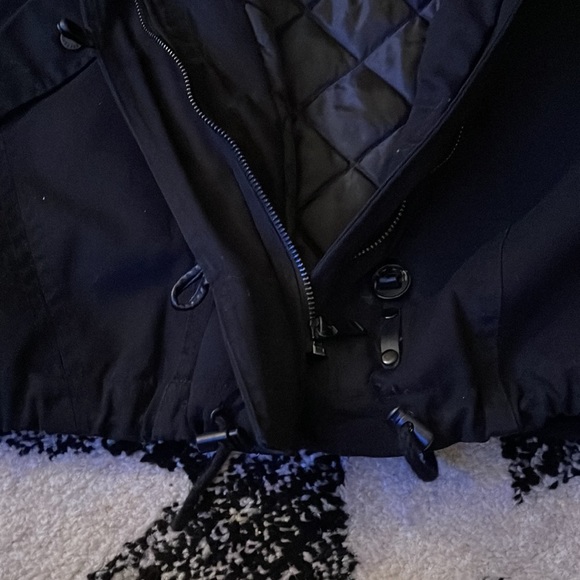 Women express jacket with faux fur hood - Picture 5 of 6